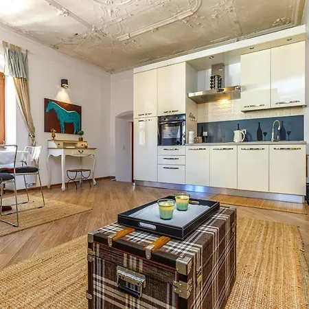 Two Bedroom La Apartment Poreč
