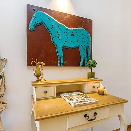 Two Bedroom La Apartment Poreč